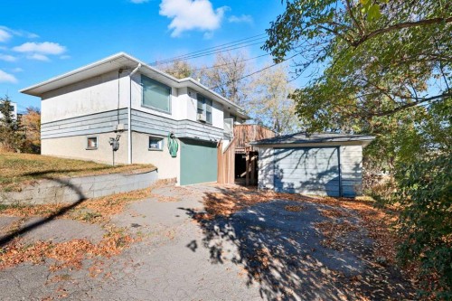 2524 17A Street, Calgary, AB - Outdoor