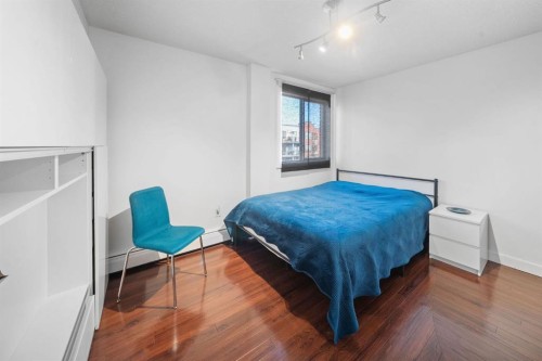 406-1420 Memorial Drive Nw, Calgary, AB - Indoor Photo Showing Bedroom