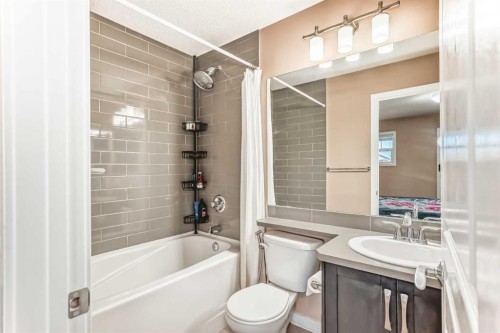 367 Auburn Crest Way Se, Calgary, AB - Indoor Photo Showing Bathroom