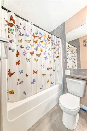 367 Auburn Crest Way Se, Calgary, AB - Indoor Photo Showing Bathroom