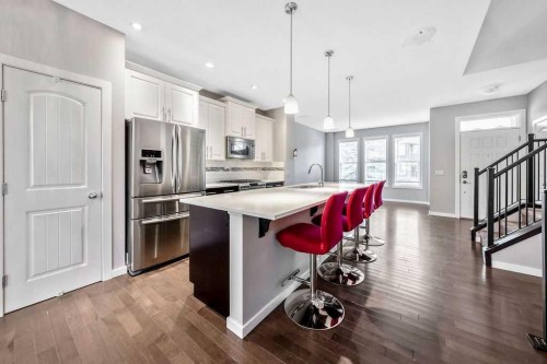37 Marquis Common Se, Calgary, AB - Indoor Photo Showing Kitchen With Upgraded Kitchen