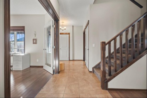 508 Everbrook Way Sw, Calgary, AB - Indoor Photo Showing Other Room