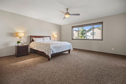 508 Everbrook Way Sw, Calgary, AB - Indoor Photo Showing Bedroom