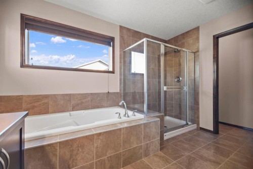 508 Everbrook Way Sw, Calgary, AB - Indoor Photo Showing Bathroom