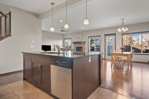 508 Everbrook Way Sw, Calgary, AB - Indoor Photo Showing Kitchen