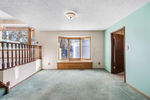 3375 Breton Close Nw, Calgary, AB - Indoor Photo Showing Other Room