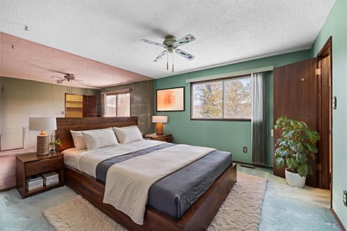 3375 Breton Close Nw, Calgary, AB - Indoor Photo Showing Bedroom