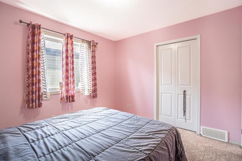 269 Skyview Shores Manor Ne, Calgary, AB - Indoor Photo Showing Bedroom