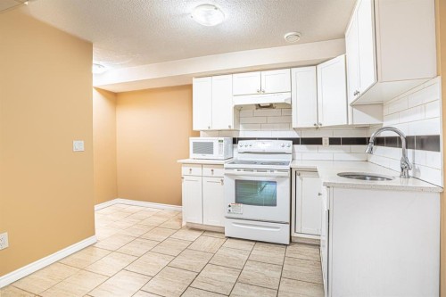 269 Skyview Shores Manor Ne, Calgary, AB - Indoor Photo Showing Kitchen