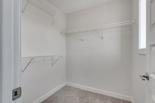 1489 Bayview Point Sw, Airdrie, AB - Indoor With Storage