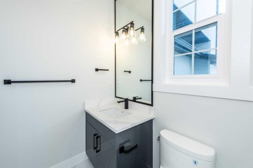 22 Cimarron Estates Gate, Okotoks, AB - Indoor Photo Showing Bathroom