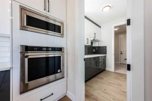 22 Cimarron Estates Gate, Okotoks, AB - Indoor Photo Showing Kitchen