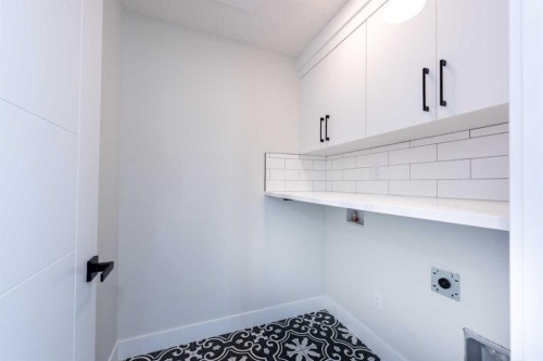 22 Cimarron Estates Gate, Okotoks, AB - Indoor Photo Showing Other Room