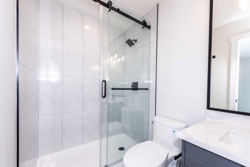 22 Cimarron Estates Gate, Okotoks, AB - Indoor Photo Showing Bathroom