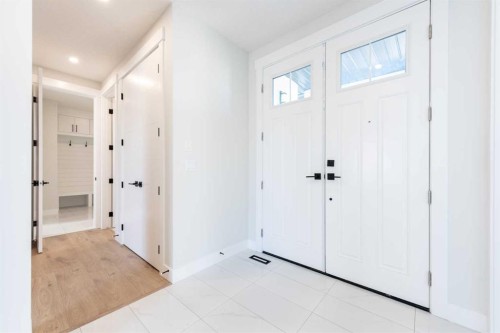 22 Cimarron Estates Gate, Okotoks, AB - Indoor Photo Showing Other Room