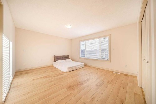 22 Royal Birch Way Nw, Calgary, AB - Indoor Photo Showing Other Room