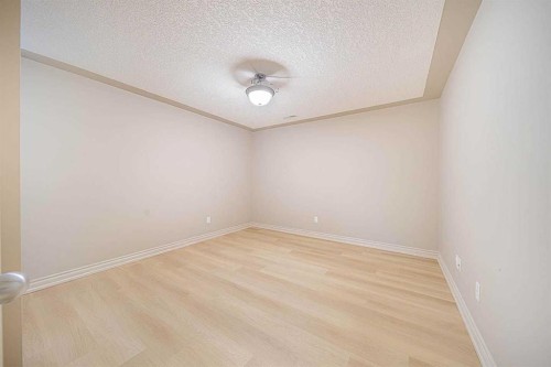 22 Royal Birch Way Nw, Calgary, AB - Indoor Photo Showing Other Room