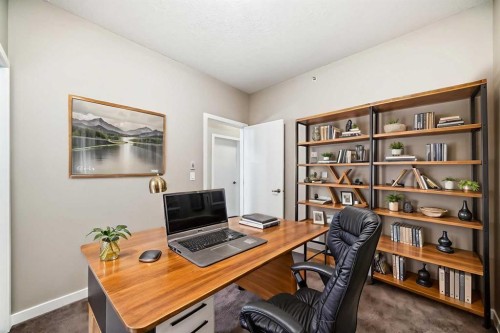 415-402 Marquis Lane Se, Calgary, AB - Indoor Photo Showing Office