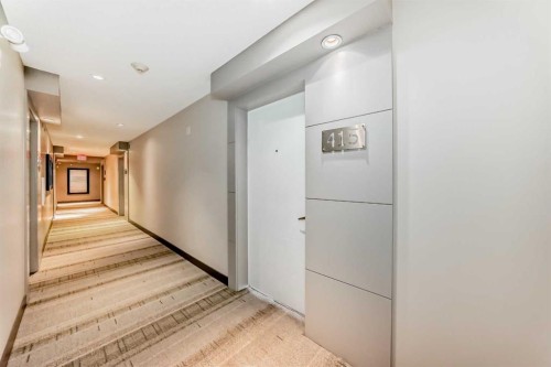 415-402 Marquis Lane Se, Calgary, AB - Indoor Photo Showing Other Room