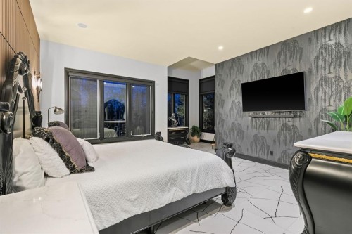 14 Pinehurst Drive, Heritage Pointe, AB - Indoor Photo Showing Bedroom