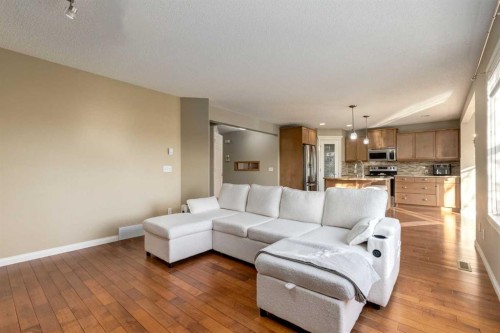1880 Thornbird Road Se, Airdrie, AB - Indoor Photo Showing Living Room