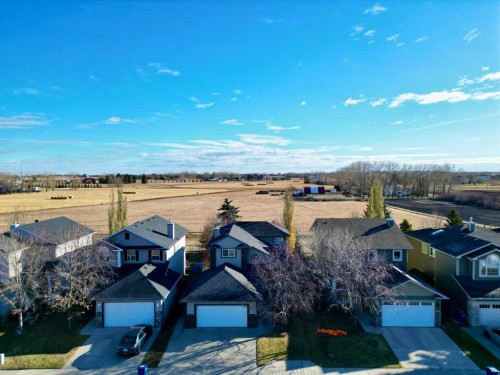 1880 Thornbird Road Se, Airdrie, AB - Outdoor