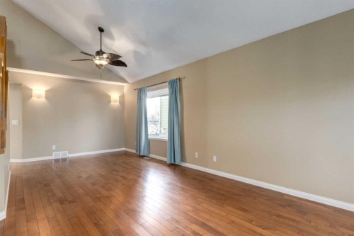 1880 Thornbird Road Se, Airdrie, AB - Indoor Photo Showing Other Room