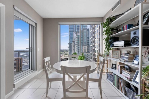 1708-211 13 Avenue Se, Calgary, AB - Indoor Photo Showing Dining Room