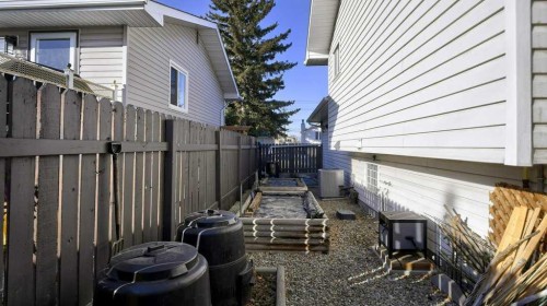 232 Penbrooke Way Se, Calgary, AB - Outdoor With Exterior