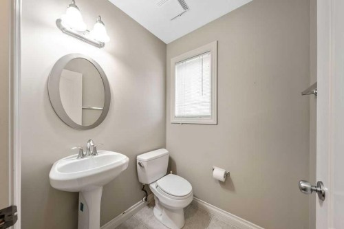 313 Strathcona Circle, Strathmore, AB - Indoor Photo Showing Bathroom