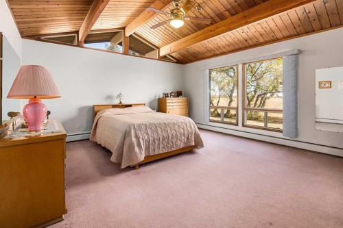 27403 Township Road 292, Rural Mountain View County, AB - Indoor Photo Showing Bedroom