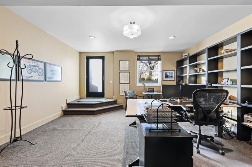 108 18 Avenue Se, Calgary, AB - Indoor Photo Showing Other Room