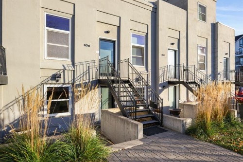 108 18 Avenue Se, Calgary, AB -  With Deck Patio Veranda