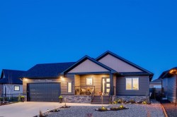185 Riverwood Crescent  Diamond Valley, AB T0L 0H0
