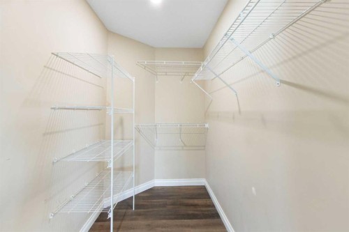 100 Lakeside View, Strathmore, AB - Indoor With Storage