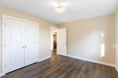 100 Lakeside View, Strathmore, AB - Indoor Photo Showing Other Room