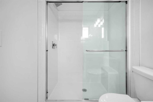 101-25 Evanscrest Mews Nw, Calgary, AB - Indoor Photo Showing Bathroom