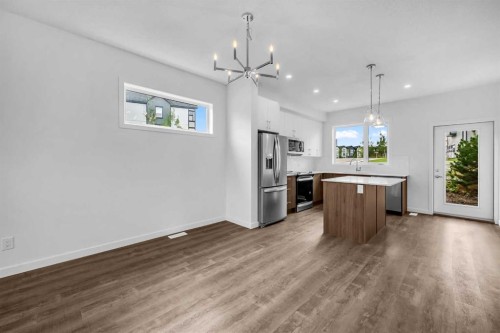 101-25 Evanscrest Mews Nw, Calgary, AB - Indoor Photo Showing Kitchen