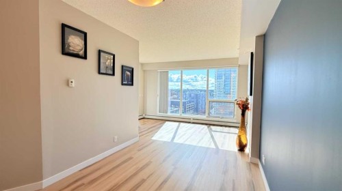1411-1053 10 Street Sw, Calgary, AB - Indoor Photo Showing Other Room