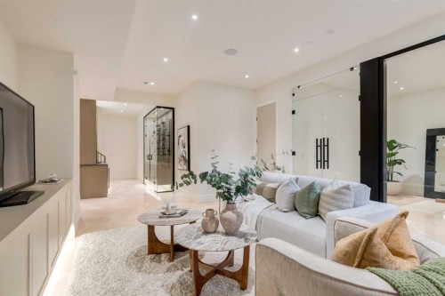 412 40 Avenue Sw, Calgary, AB - Indoor Photo Showing Living Room