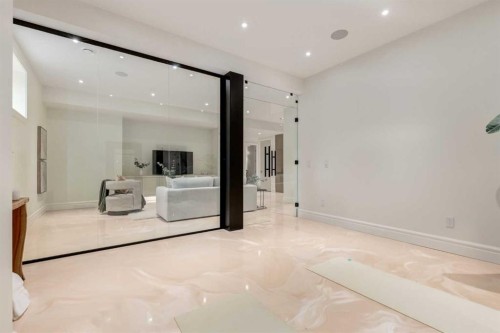 412 40 Avenue Sw, Calgary, AB - Indoor