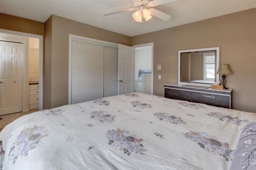 82 Country Hills Cove Nw, Calgary, AB - Indoor Photo Showing Bedroom