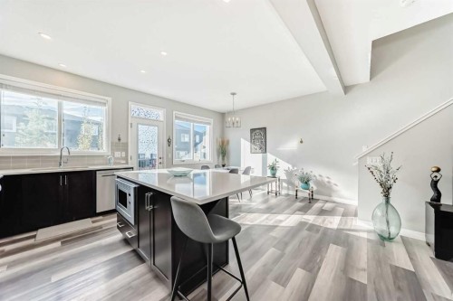 615 Kingsmere Way Se, Airdrie, AB - Indoor Photo Showing Other Room