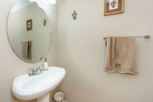 26 Citadel Crest Link Nw, Calgary, AB - Indoor Photo Showing Bathroom