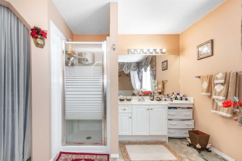 26 Citadel Crest Link Nw, Calgary, AB - Indoor Photo Showing Bathroom