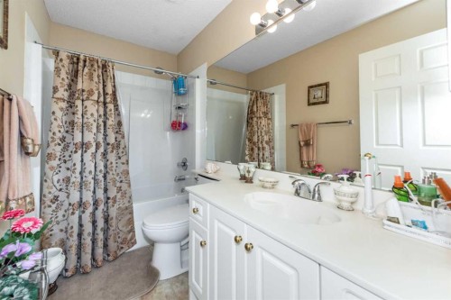 26 Citadel Crest Link Nw, Calgary, AB - Indoor Photo Showing Bathroom