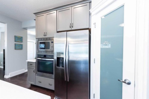 67 Auburn Sound Manor Se, Calgary, AB - Indoor Photo Showing Kitchen With Stainless Steel Kitchen