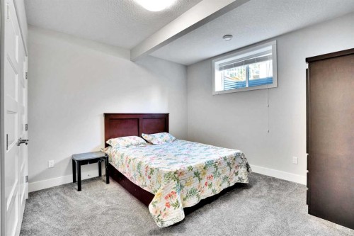 172 Kinniburgh Way, Chestermere, AB - Indoor Photo Showing Bedroom
