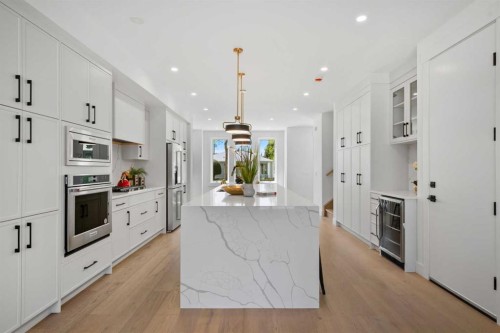 3116 4A Street Nw, Calgary, AB - Indoor Photo Showing Kitchen With Upgraded Kitchen