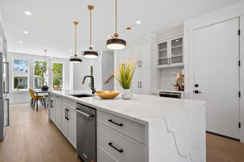 3116 4A Street Nw, Calgary, AB - Indoor Photo Showing Kitchen With Upgraded Kitchen